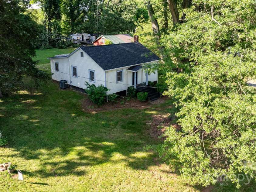 116 Barnes Lane, Stony Point, NC 28678.  MLS# CAR4313690, YatesRealty ID 25840. 