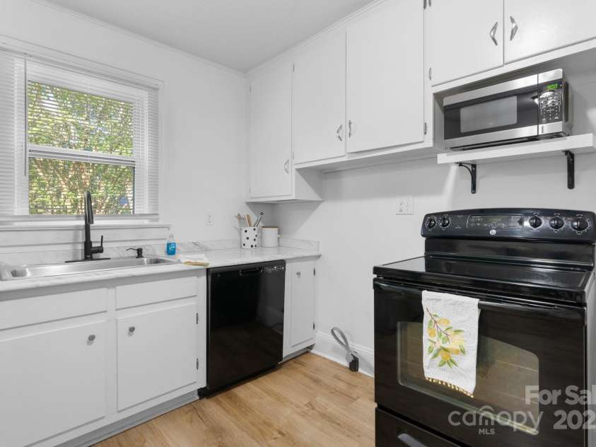 116 Barnes Lane, Stony Point, NC 28678.  MLS# CAR4313690, YatesRealty ID 25840. 