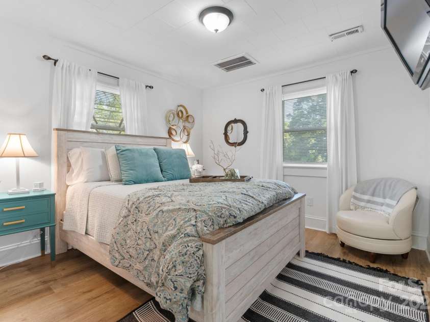 116 Barnes Lane, Stony Point, NC 28678.  MLS# CAR4313690, YatesRealty ID 25840. 