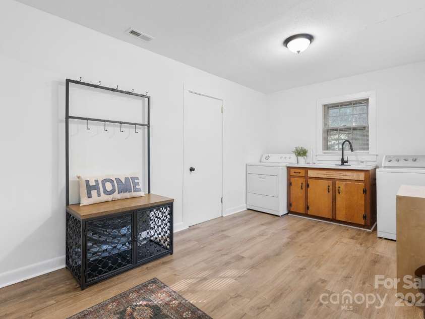 116 Barnes Lane, Stony Point, NC 28678.  MLS# CAR4313690, YatesRealty ID 25840. 