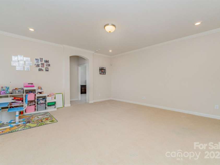 410 Alucio Court, Matthews, NC 28104.  MLS# CAR4270056, YatesRealty ID 25842. 