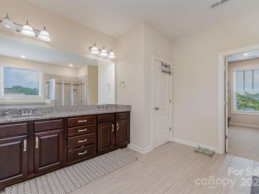 410 Alucio Court, Matthews, NC 28104.  MLS# CAR4270056, YatesRealty ID 25842. 