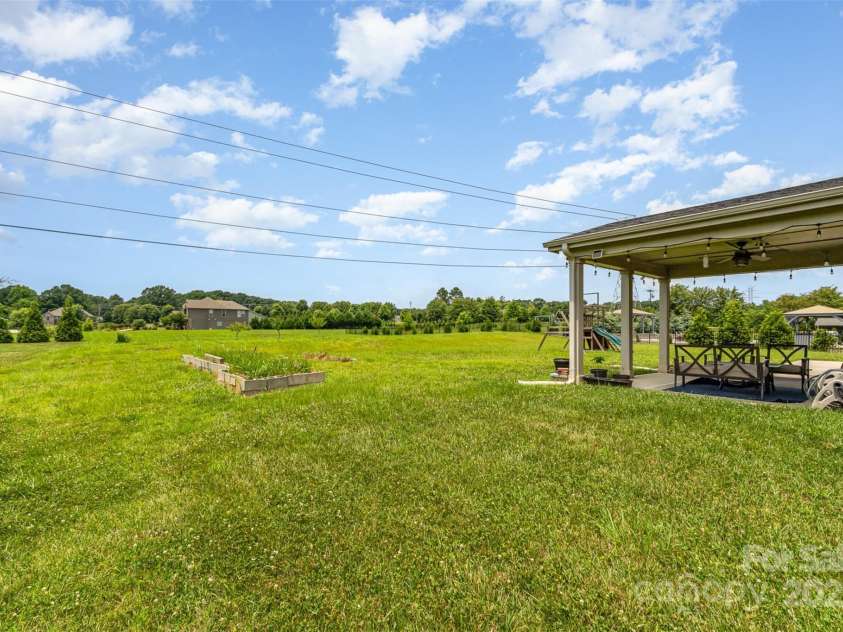 410 Alucio Court, Matthews, NC 28104.  MLS# CAR4270056, YatesRealty ID 25842. 