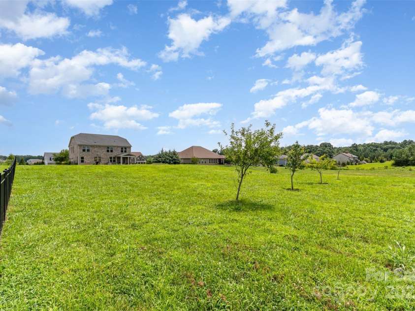 410 Alucio Court, Matthews, NC 28104.  MLS# CAR4270056, YatesRealty ID 25842. 