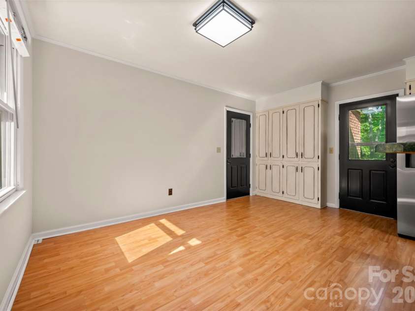427 Georgia Avenue, Forest City, NC 28043.  MLS# CAR4382285, YatesRealty ID 25842. Breakfast Room