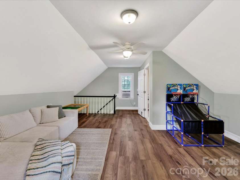 10341 Avondale Avenue, Charlotte, NC 28210.  MLS# CAR4380961, YatesRealty ID 25843. Bonus Room