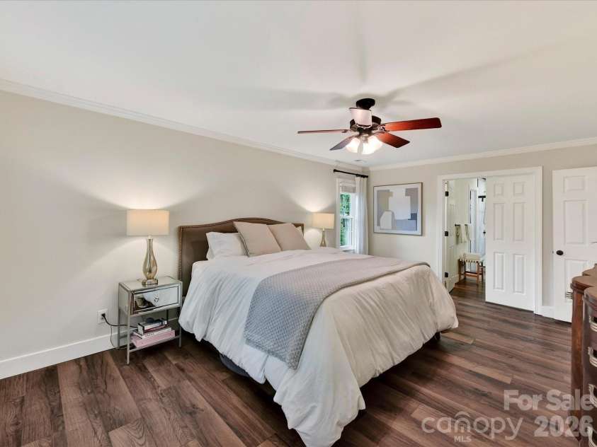 10341 Avondale Avenue, Charlotte, NC 28210.  MLS# CAR4380961, YatesRealty ID 25843. Primary Suite