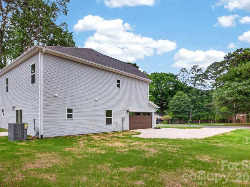 5400 Brickstone Drive, Charlotte, NC 28227.  MLS# CAR4377990, YatesRealty ID 25844. 
