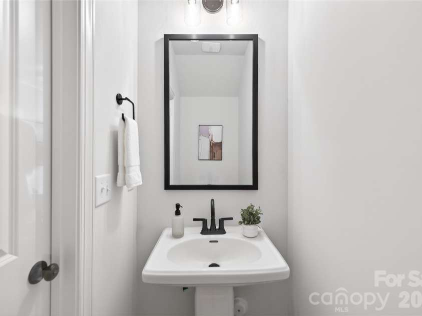 5400 Brickstone Drive, Charlotte, NC 28227.  MLS# CAR4377990, YatesRealty ID 25844. Half Bathroom Main Level