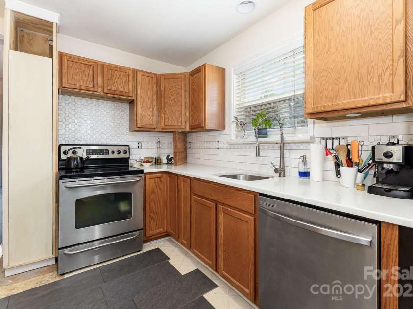 6103 Warrior Avenue, Fort Mill, SC 29707.  MLS# CAR4269332, YatesRealty ID 25844. 