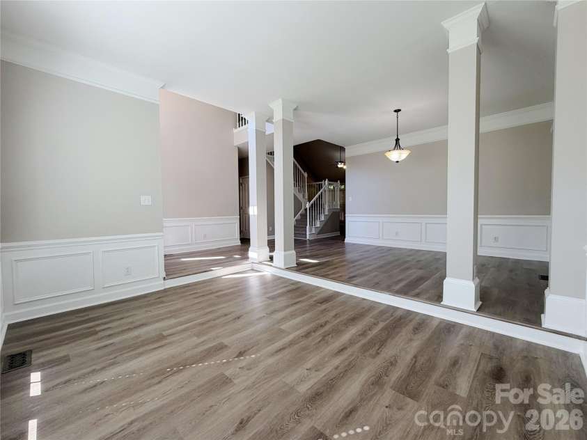 6000 Hunter Lane, Matthews, NC 28104.  MLS# CAR4381656, YatesRealty ID 25845. 
