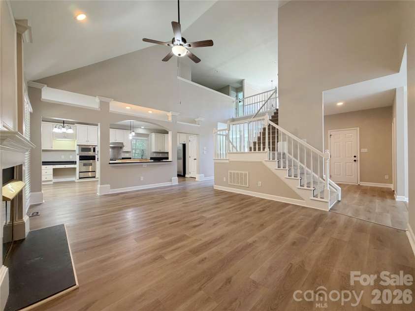 6000 Hunter Lane, Matthews, NC 28104.  MLS# CAR4381656, YatesRealty ID 25845. 