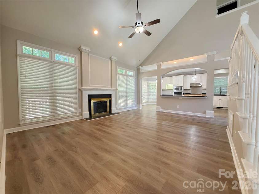 6000 Hunter Lane, Matthews, NC 28104.  MLS# CAR4381656, YatesRealty ID 25845. 