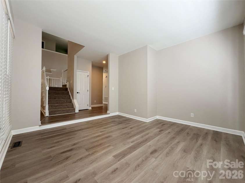 6000 Hunter Lane, Matthews, NC 28104.  MLS# CAR4381656, YatesRealty ID 25845. 