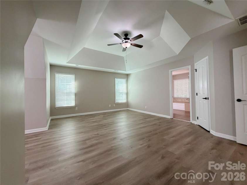 6000 Hunter Lane, Matthews, NC 28104.  MLS# CAR4381656, YatesRealty ID 25845. 