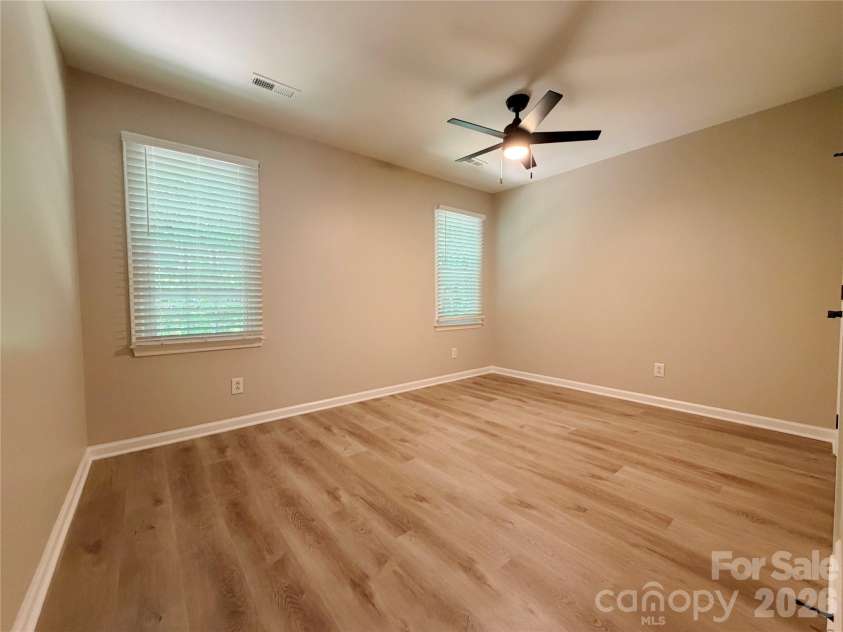 6000 Hunter Lane, Matthews, NC 28104.  MLS# CAR4381656, YatesRealty ID 25845. 