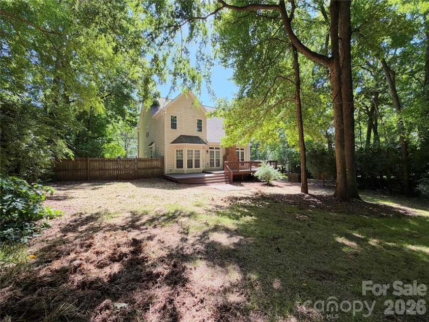 6000 Hunter Lane, Matthews, NC 28104.  MLS# CAR4381656, YatesRealty ID 25845. 