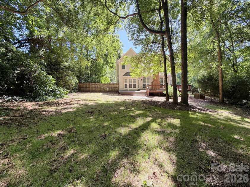 6000 Hunter Lane, Matthews, NC 28104.  MLS# CAR4381656, YatesRealty ID 25845. 