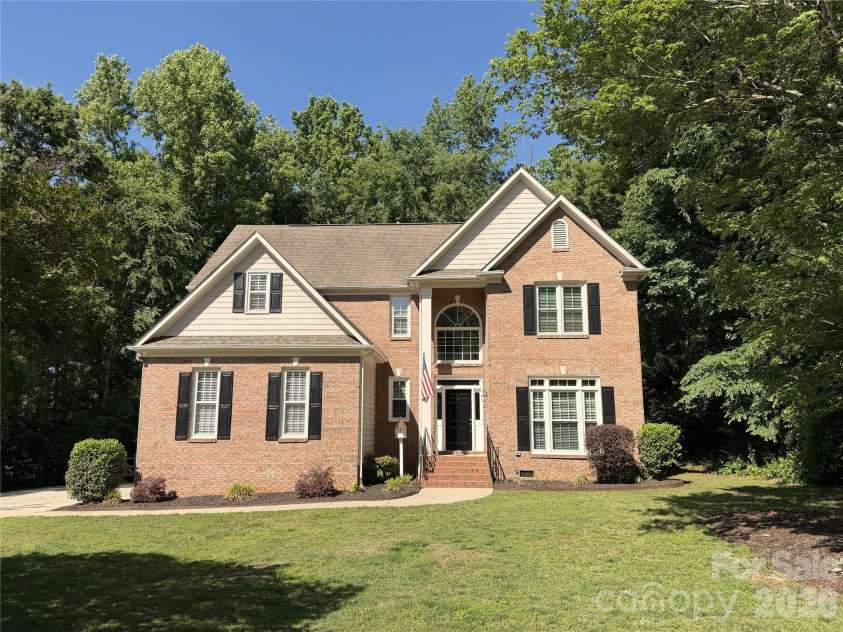 6000 Hunter Lane, Matthews, NC 28104.  MLS# CAR4381656, YatesRealty ID 25845. 