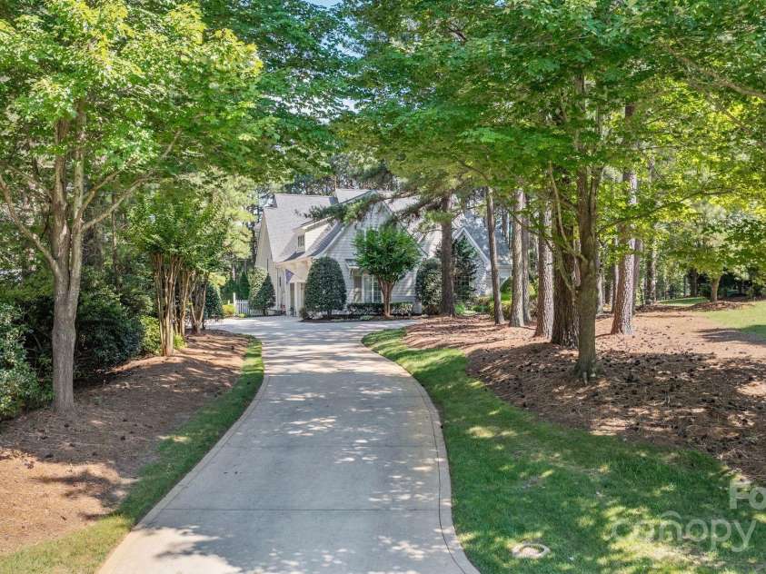 105 Gammon Point Court, Mooresville, NC 28117.  MLS# CAR4278553, YatesRealty ID 25846. 