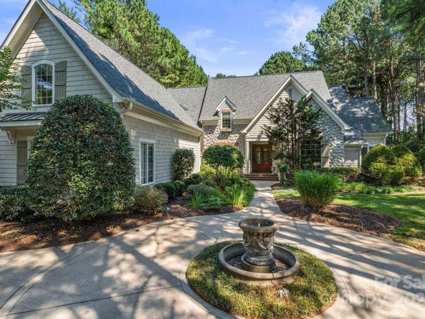 105 Gammon Point Court, Mooresville, NC 28117.  MLS# CAR4278553, YatesRealty ID 25846. 