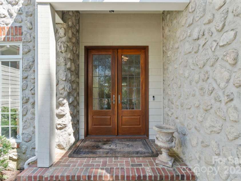 105 Gammon Point Court, Mooresville, NC 28117.  MLS# CAR4278553, YatesRealty ID 25846. 