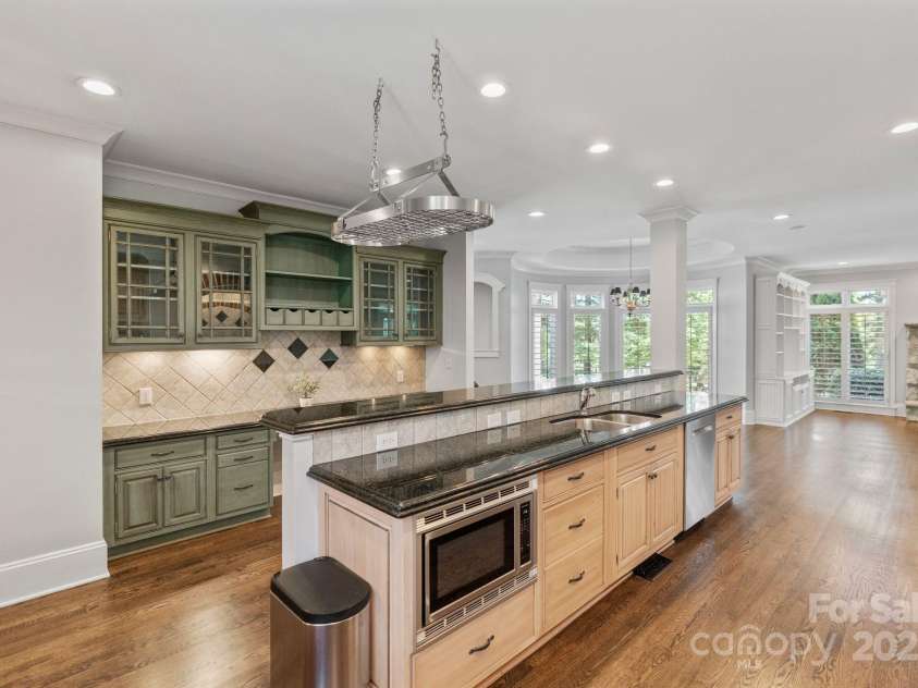 105 Gammon Point Court, Mooresville, NC 28117.  MLS# CAR4278553, YatesRealty ID 25846. 