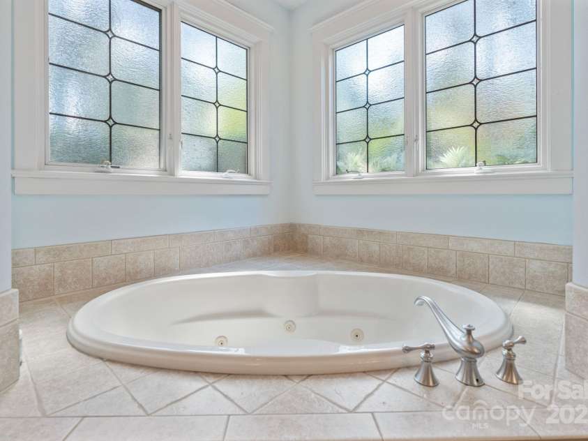 105 Gammon Point Court, Mooresville, NC 28117.  MLS# CAR4278553, YatesRealty ID 25846. 
