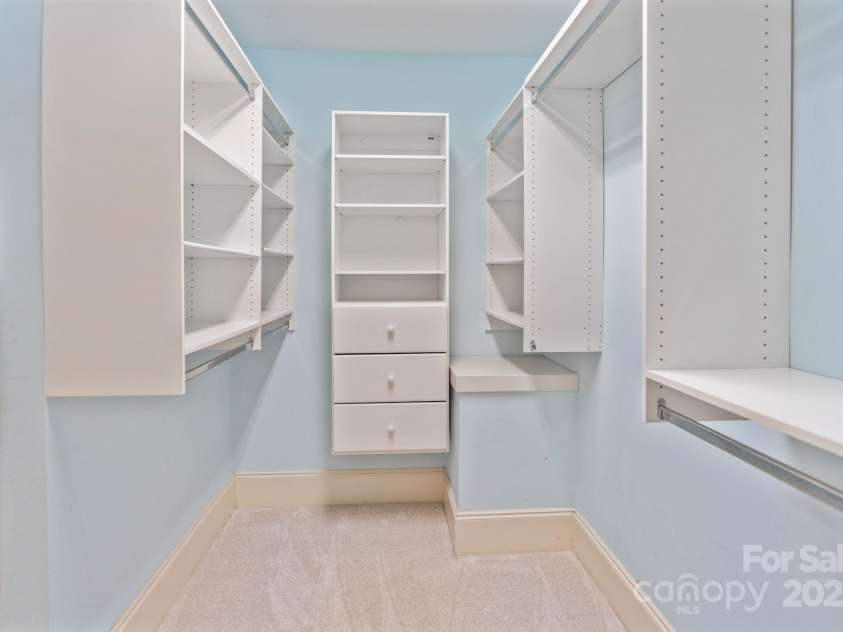 105 Gammon Point Court, Mooresville, NC 28117.  MLS# CAR4278553, YatesRealty ID 25846. 