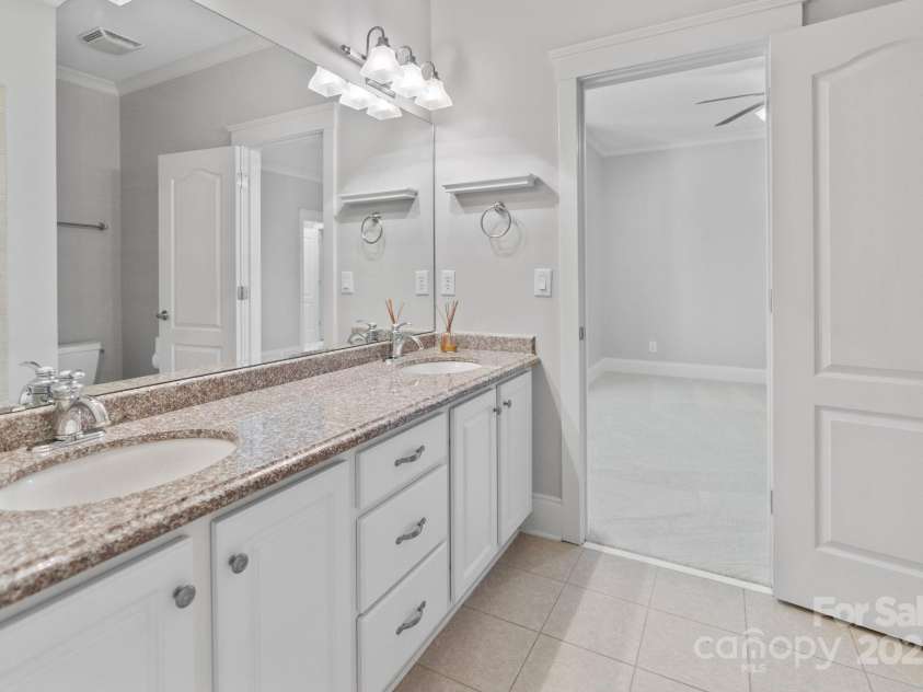 105 Gammon Point Court, Mooresville, NC 28117.  MLS# CAR4278553, YatesRealty ID 25846. 