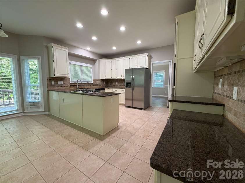 4714 Avonwood Lane, Charlotte, NC 28270.  MLS# CAR4382101, YatesRealty ID 25846. 
