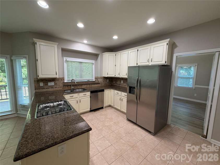 4714 Avonwood Lane, Charlotte, NC 28270.  MLS# CAR4382101, YatesRealty ID 25846. 