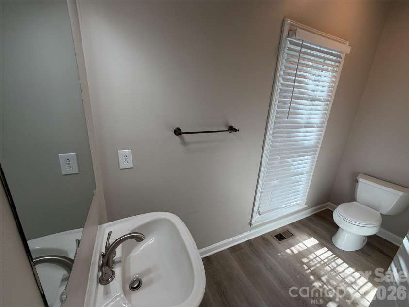 4714 Avonwood Lane, Charlotte, NC 28270.  MLS# CAR4382101, YatesRealty ID 25846. 
