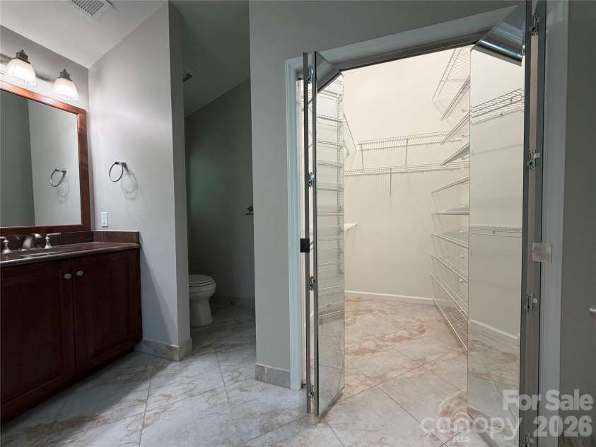4714 Avonwood Lane, Charlotte, NC 28270.  MLS# CAR4382101, YatesRealty ID 25846. 