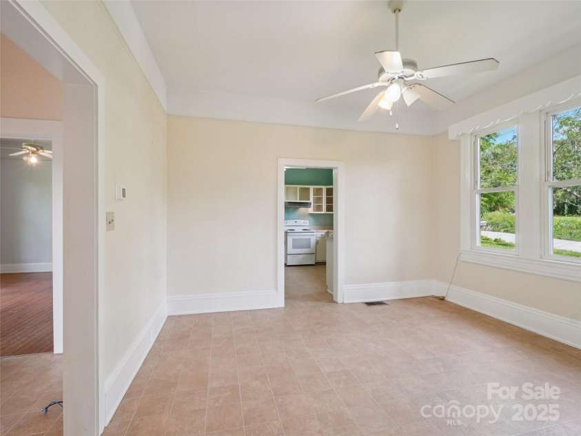 1207 Kanuga Road, Hendersonville, NC 28739.  MLS# CAR4278540, YatesRealty ID 25849. 