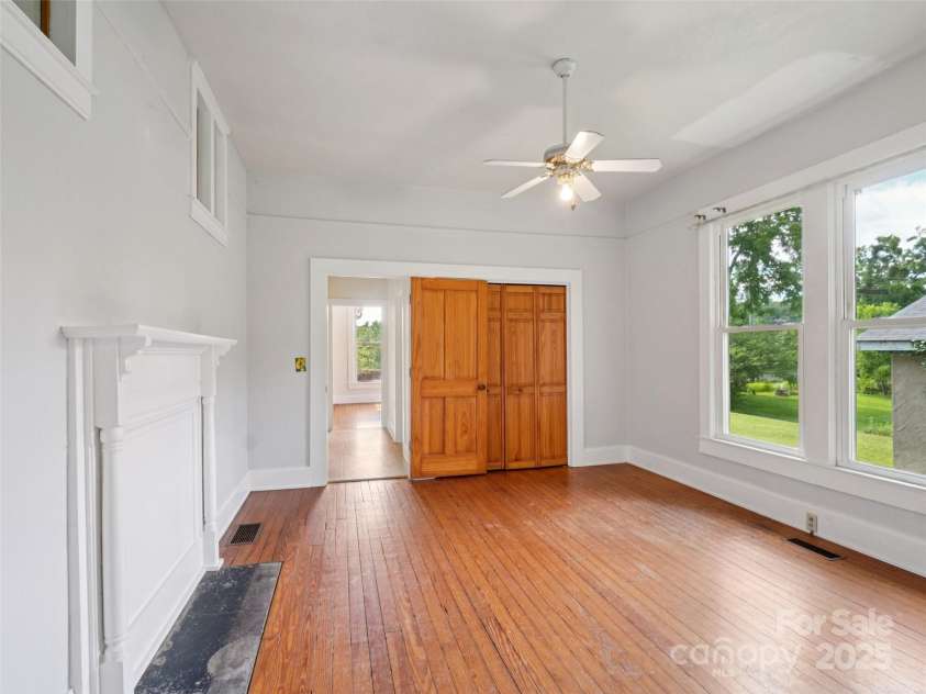 1207 Kanuga Road, Hendersonville, NC 28739.  MLS# CAR4278540, YatesRealty ID 25849. 