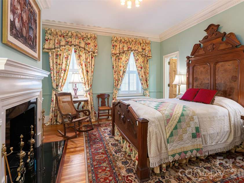 324 Vanderbilt Road, Asheville, NC 28803.  MLS# CAR4376732, YatesRealty ID 25849. Guest Suite 1 on Main Level