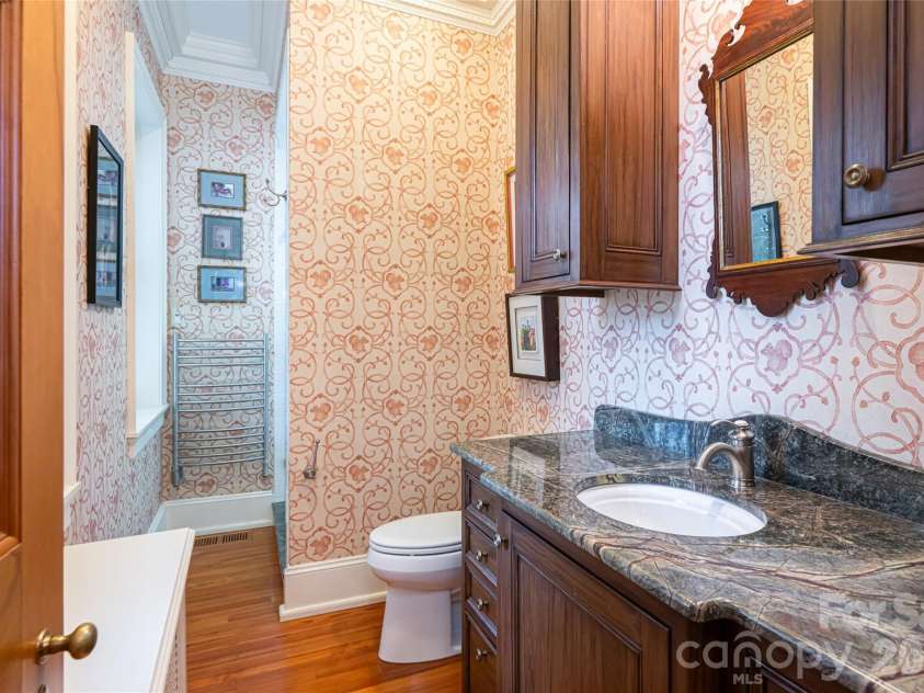324 Vanderbilt Road, Asheville, NC 28803.  MLS# CAR4376732, YatesRealty ID 25849. Primary Suite 1 on Main Level