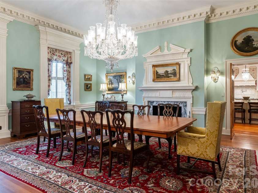 324 Vanderbilt Road, Asheville, NC 28803.  MLS# CAR4376732, YatesRealty ID 25849. The Dining Room