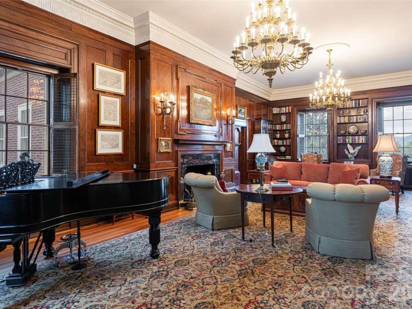 324 Vanderbilt Road, Asheville, NC 28803.  MLS# CAR4376732, YatesRealty ID 25849. The Library