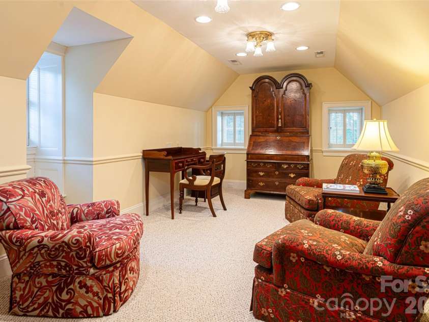 324 Vanderbilt Road, Asheville, NC 28803.  MLS# CAR4376732, YatesRealty ID 25849. Upper Level Office/Flex Room