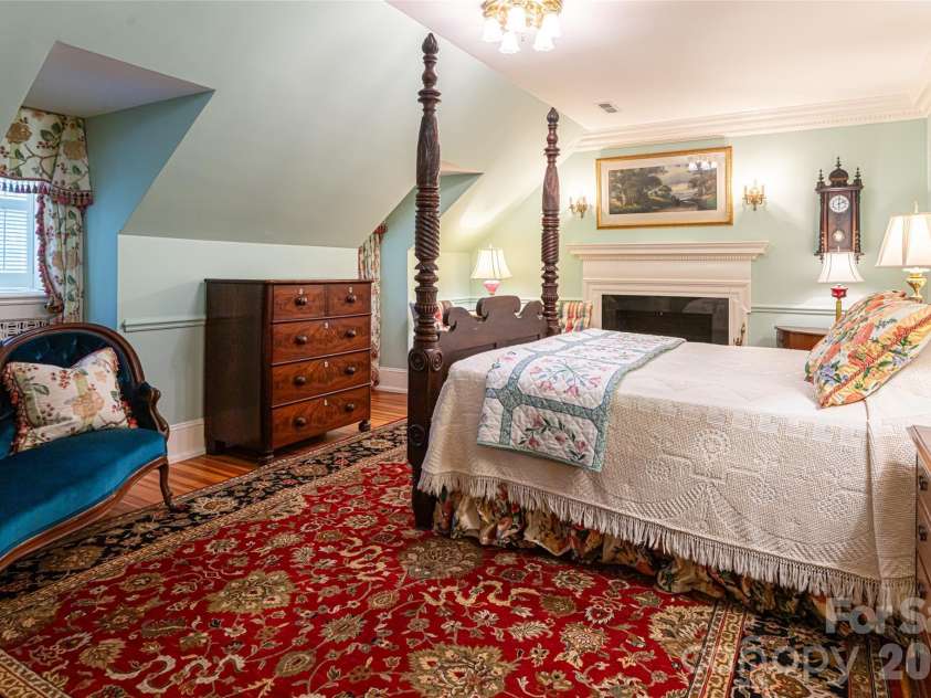 324 Vanderbilt Road, Asheville, NC 28803.  MLS# CAR4376732, YatesRealty ID 25849. Upstairs Guest Room 2
