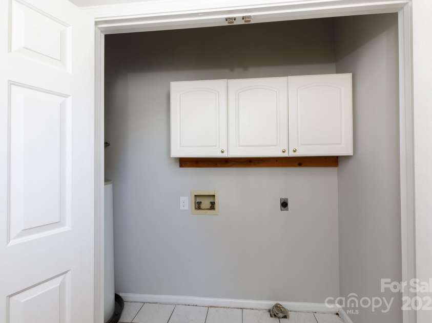 207 Lee Street, Fort Mill, SC 29715.  MLS# CAR4211925, YatesRealty ID 2585. 