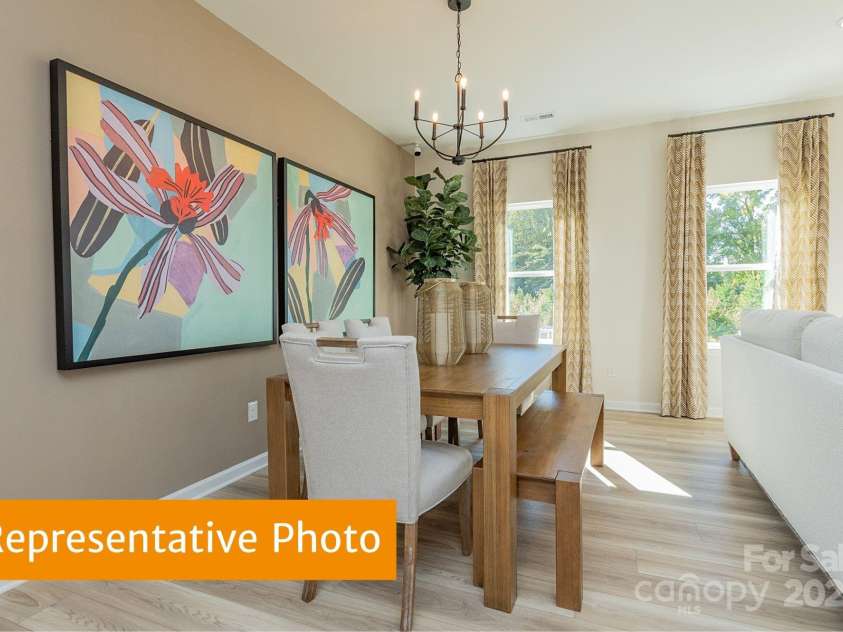 6041 Jasmine Branch Road, Charlotte, NC 28216.  MLS# CAR4333908, YatesRealty ID 2585. Suwanee Dining Room