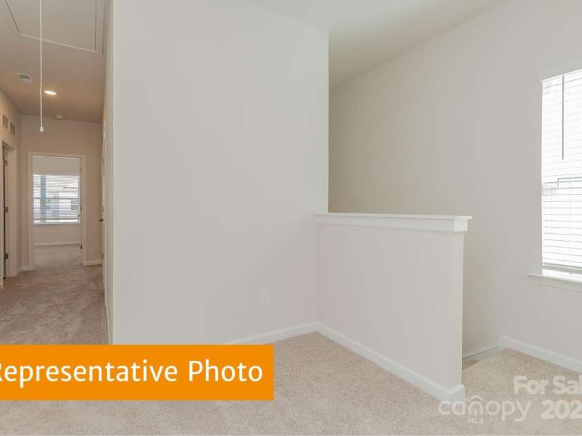 6041 Jasmine Branch Road, Charlotte, NC 28216.  MLS# CAR4333908, YatesRealty ID 2585. Suwanee Loft Area