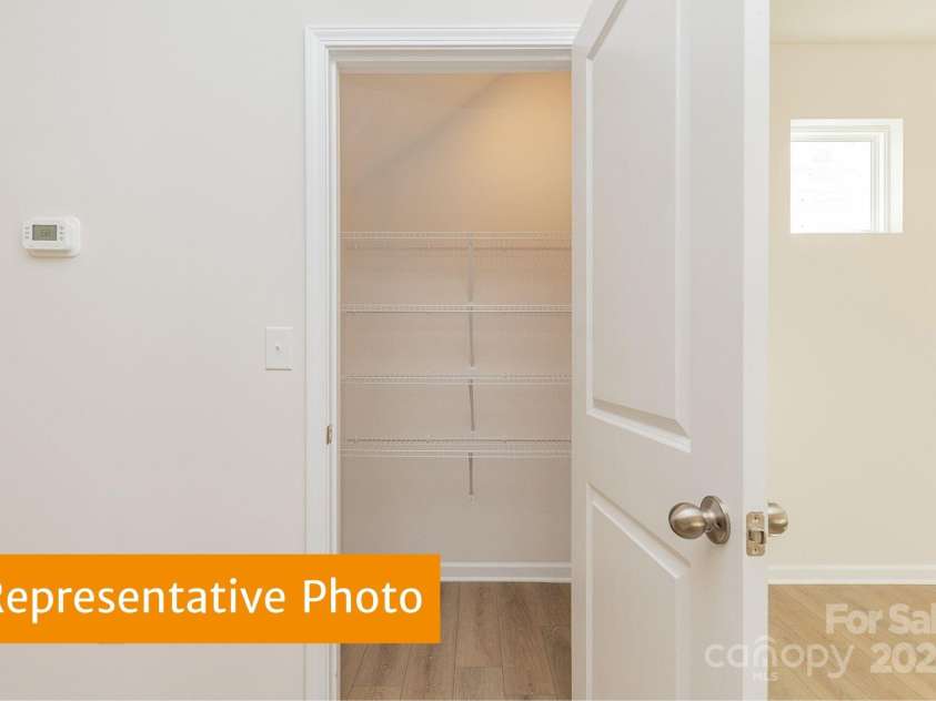 6041 Jasmine Branch Road, Charlotte, NC 28216.  MLS# CAR4333908, YatesRealty ID 2585. Suwanee Pantry