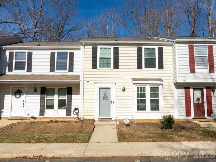 9718 Old Gate Drive, Matthews, NC 28105.  MLS# CAR4405654, YatesRealty ID 2585. Front
