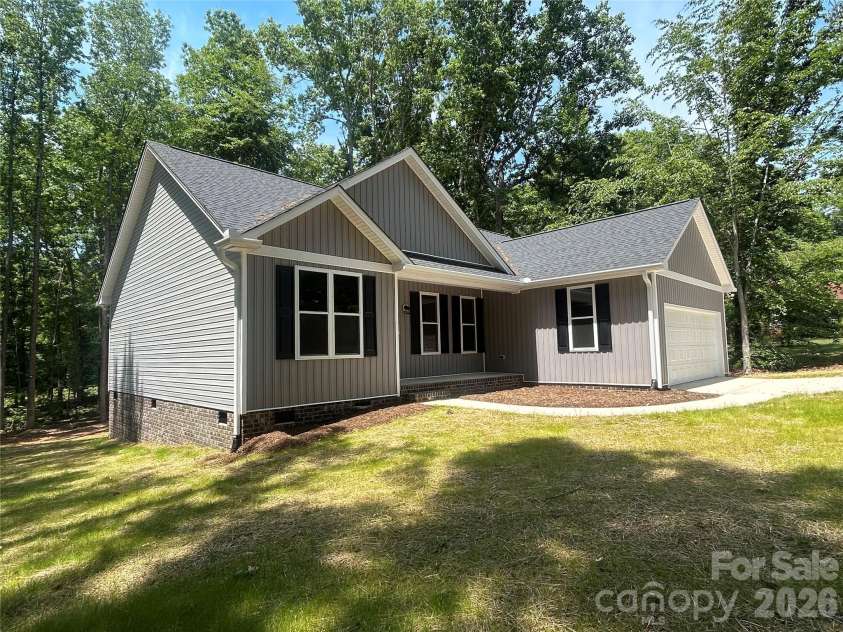 530 Oakwood Circle, Lexington, NC 27295.  MLS# CAR4382721, YatesRealty ID 25852. Front View