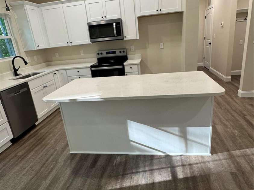 530 Oakwood Circle, Lexington, NC 27295.  MLS# CAR4382721, YatesRealty ID 25852. Kitchen