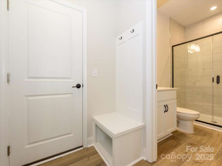 816 Flintside Lane, Charlotte, NC 28217.  MLS# CAR4278457, YatesRealty ID 25853. 